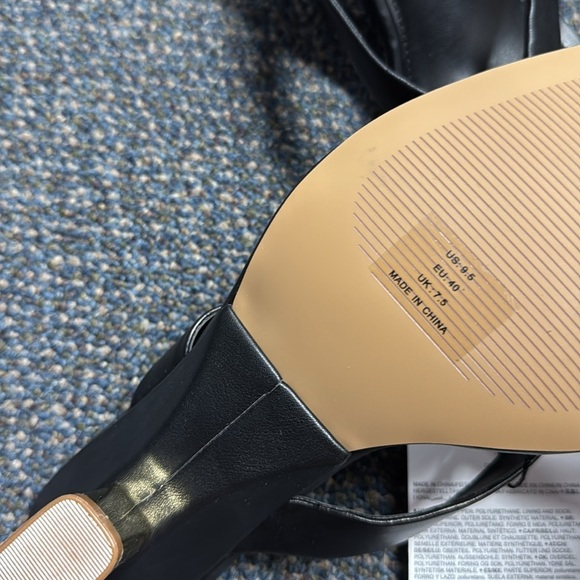 The drop heels size 9.5 // 082509 - Picture 3 of 3